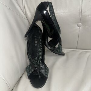 NEW L.A.M.B. Beverlee Stiletto Heel Peep Toe Strappy Turquoise Sz 10 NEW